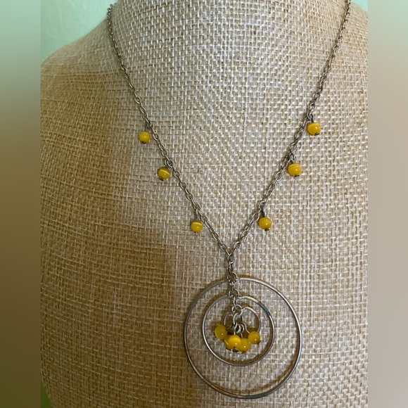 Elegant Yellow Beaded Necklace - Picture 4 of 5